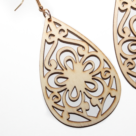 *2 for $15* Cream Wood Drop Earrings - Picture 5 of 5